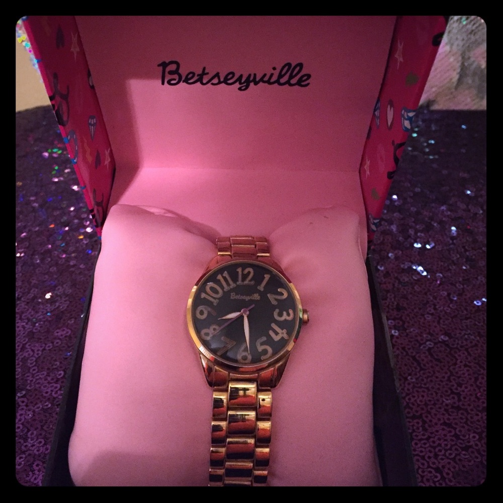 Betseyville Gold watch💕🎁